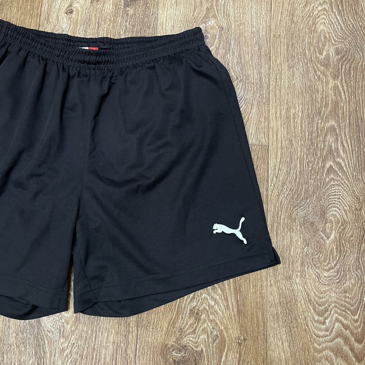 Puma Vintage 90s Puma shorts streetwear y2k casual style Size US 34 / EU 50 - 2 Thumbnail