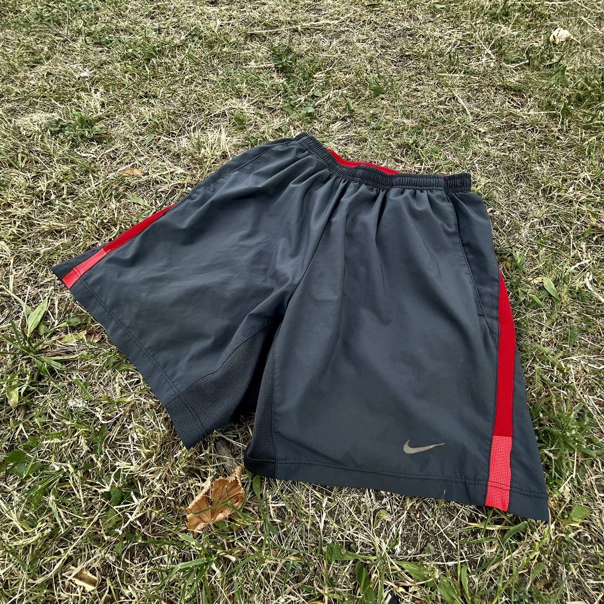 Nike Vintage Nike shorts y2k streetwear swoosh 30 Size US 30 / EU 46 - 2 Thumbnail