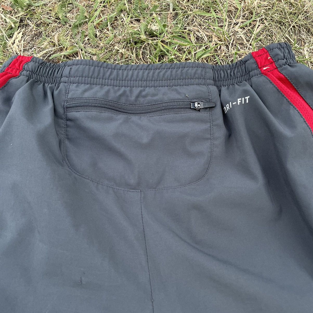 Nike Vintage Nike shorts y2k streetwear swoosh 30 Size US 30 / EU 46 - 9 Thumbnail