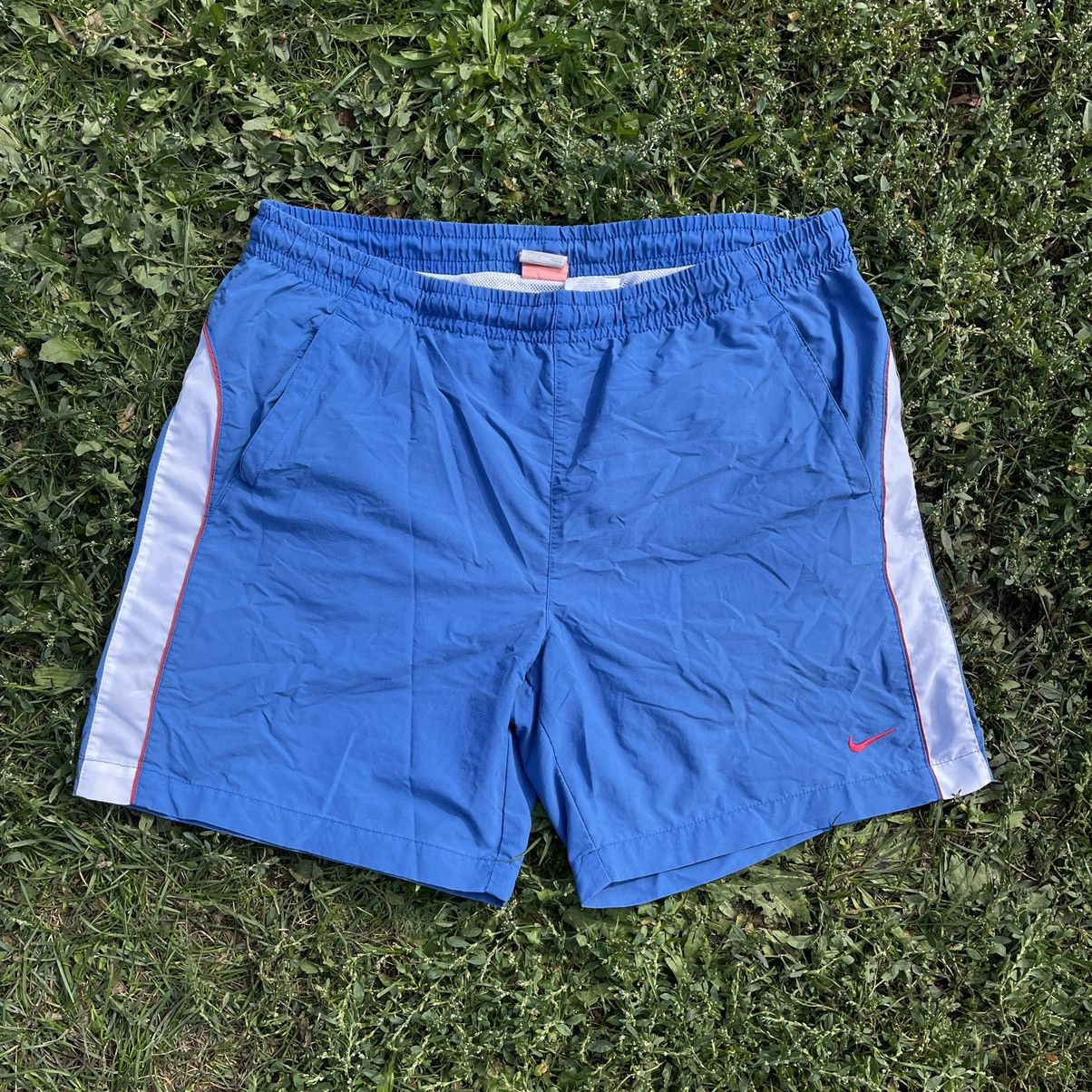 Nike Vintage 90s Nike Swoosh Logo Shorts Streetwear Size US 34 / EU 50 - 1 Thumbnail