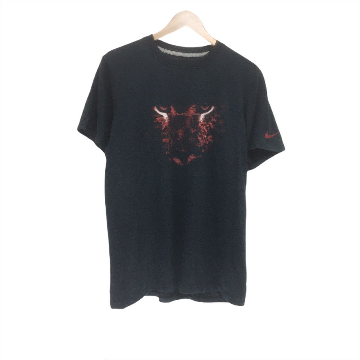 Nike Nike T-Shirt Crewneck Nobody Trains To Be The Hunted Tiger Size US M / EU 48-50 / 2 - 1 Thumbnail