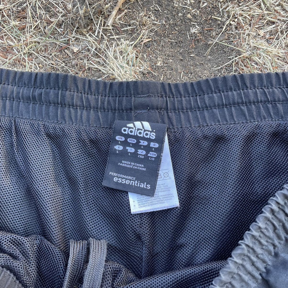 Vintage Vintage 90s Adidas Nylon Shorts Navy Streetwear Jogger 34 Size US 34 / EU 50 - 6 Thumbnail