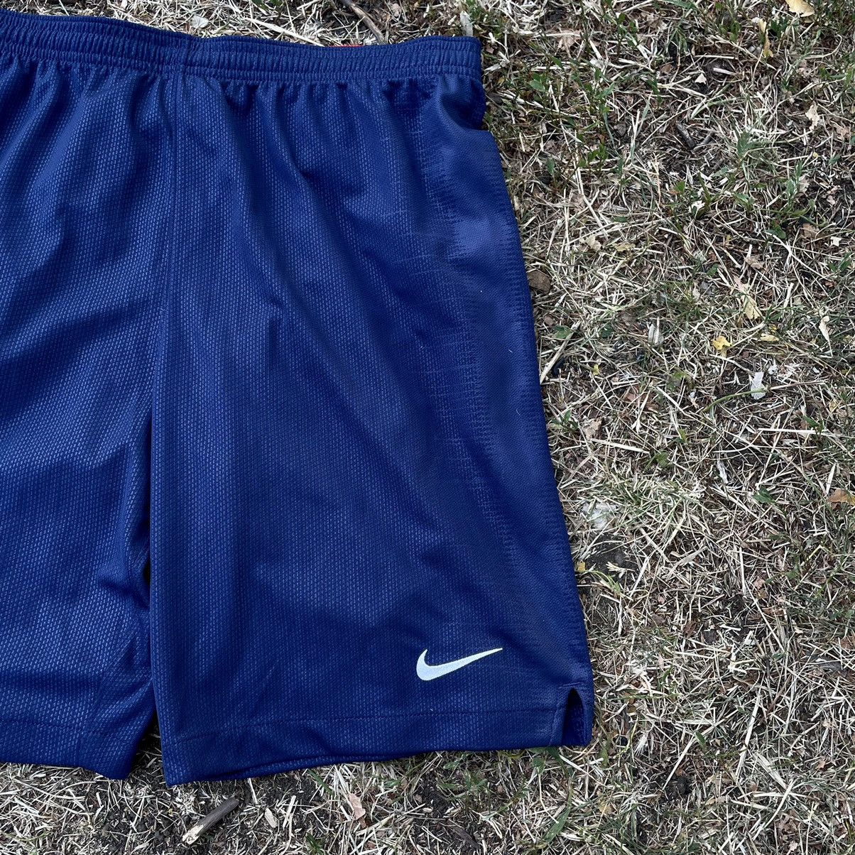 Nike Vintage Y2K Nike Paris Swoosh Logo Shorts Streetwear Size US 30 / EU 46 - 3 Thumbnail