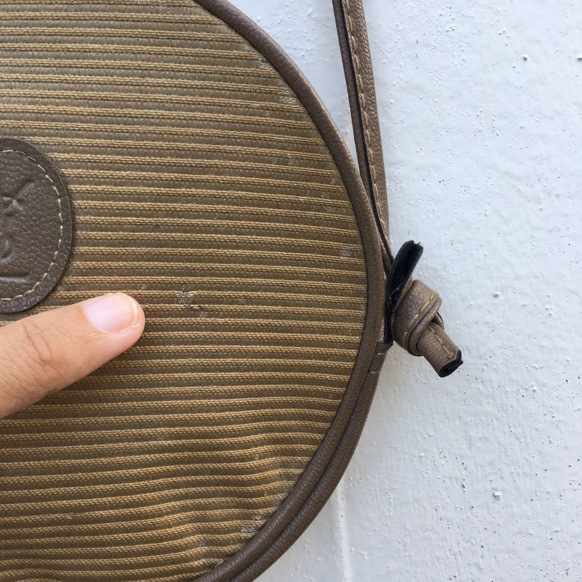Yves Saint Laurent Rare Vintage Yves Saint Laurent Sling Bag Size ONE SIZE - 8 Thumbnail