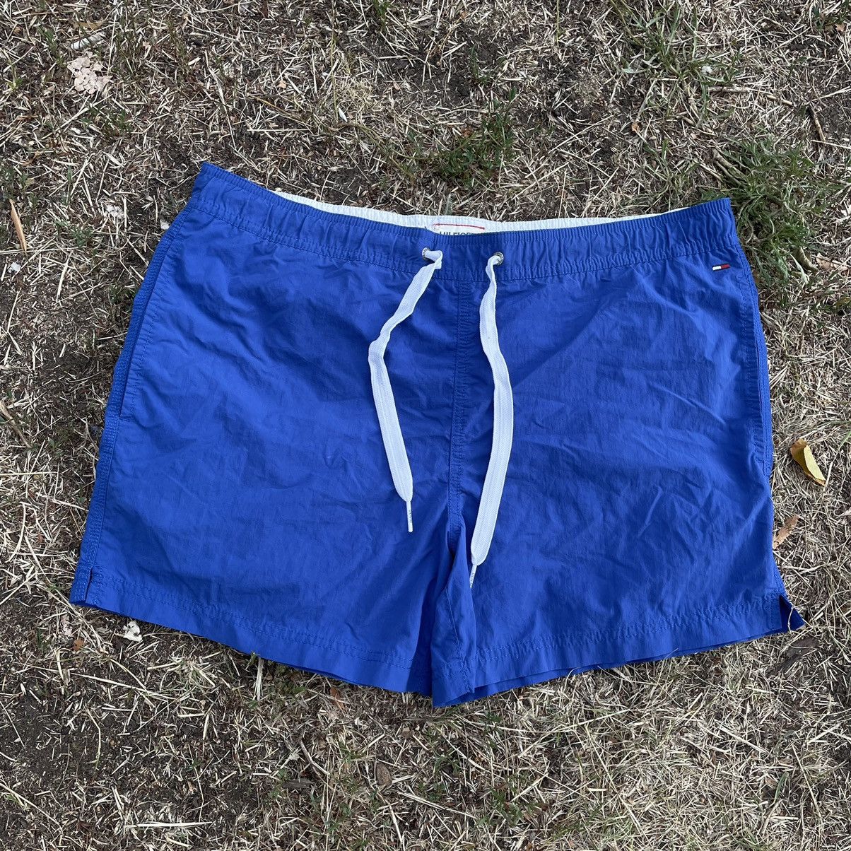 Vintage Vintage Y2K Tommy Hilfiger Baggy Nylon Shorts Blue Drip 32 Size US 32 / EU 48 - 1 Thumbnail