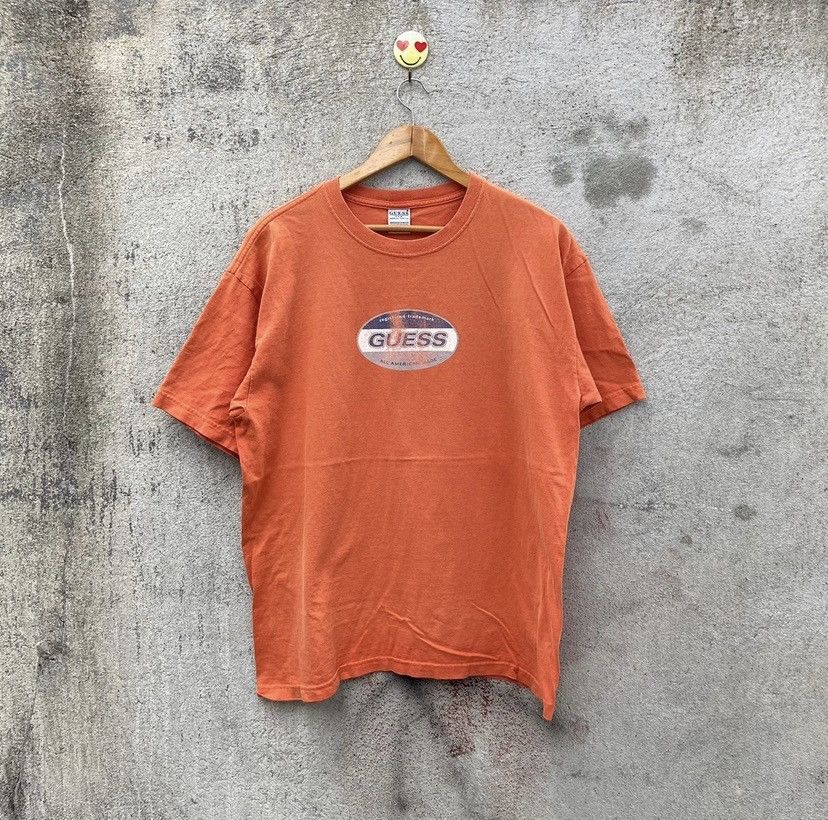 Georges Marciano Vintage 90s guess usa tshirt Size US L / EU 52-54 / 3 - 1 Thumbnail