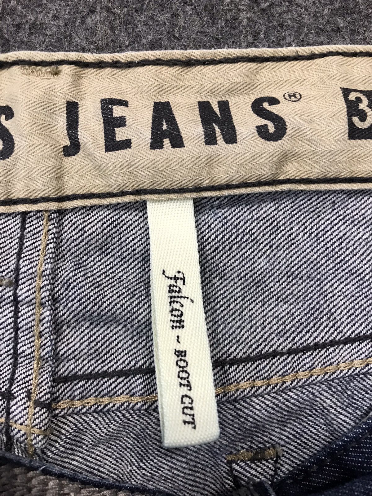 Guess Vintage Guess Jeans Light Blue Wash Design Boocut Size US 33 - 14 Thumbnail