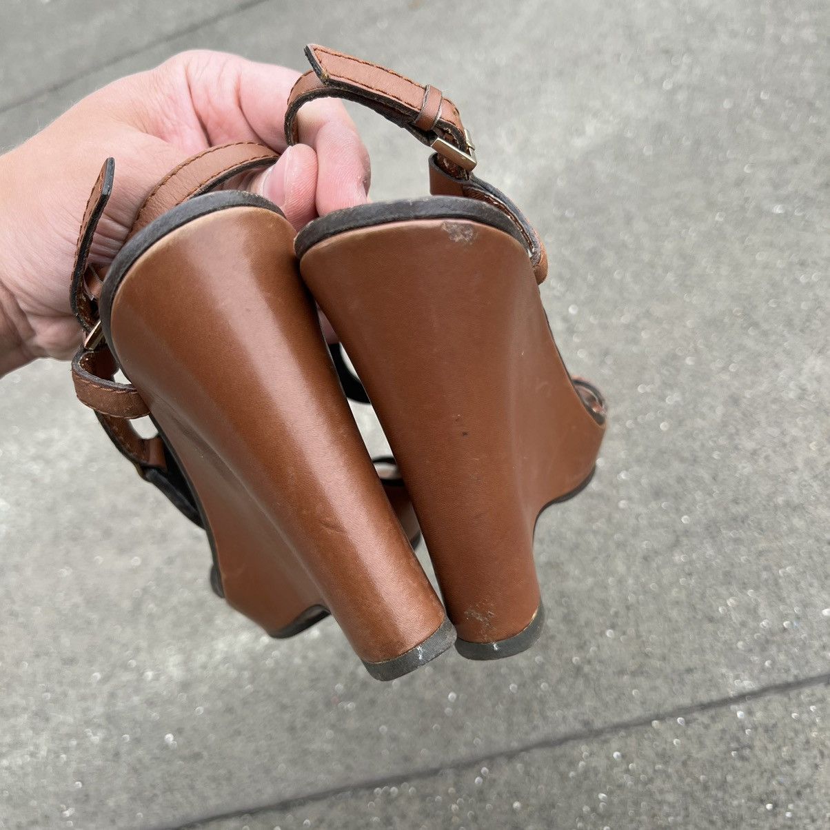 Gucci × Vintage Gucci Brown Leather GG Logo Heels Size US 5 / IT 35 - 6 Thumbnail