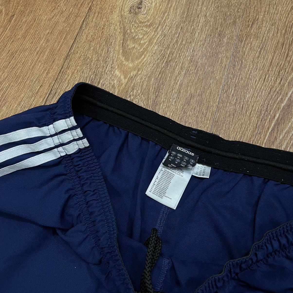 Vintage Vintage Adidas Striped Shorts Y2K Streetwear Baggy Faded 34 Size US 34 / EU 50 - 5 Thumbnail