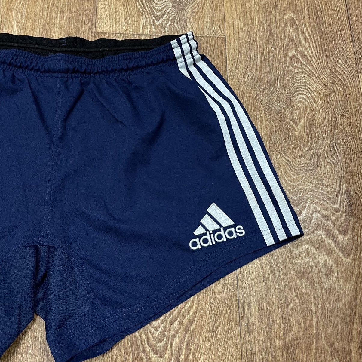 Vintage Vintage Adidas Striped Shorts Y2K Streetwear Baggy Faded 34 Size US 34 / EU 50 - 3 Thumbnail