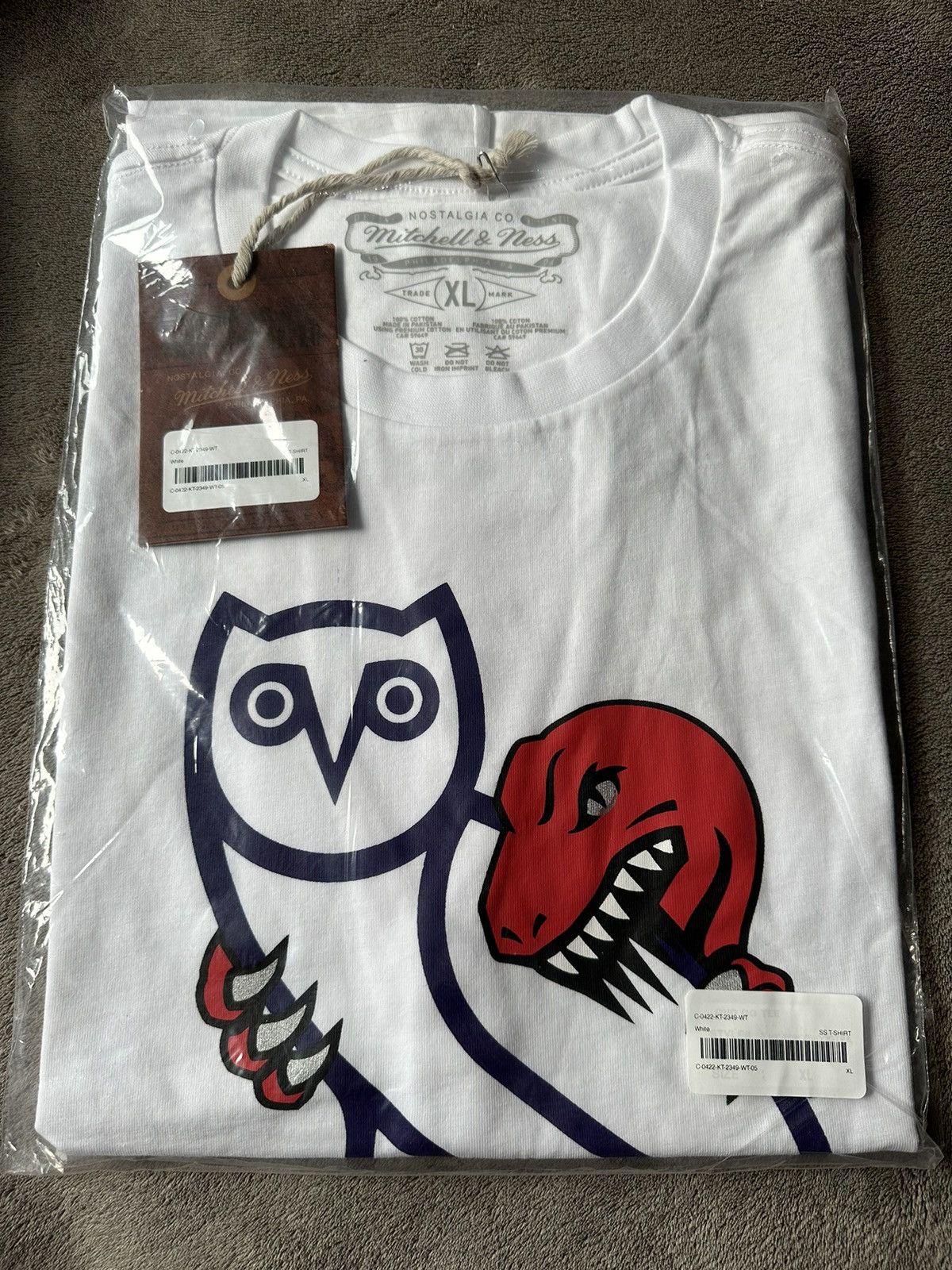 Mitchell & Ness × NBA × October's Very Own OVO T-Shirt Toronto Raptors x Mitchell & Ness Tee with tags Size US XL / EU 56 / 4 - 1 Thumbnail