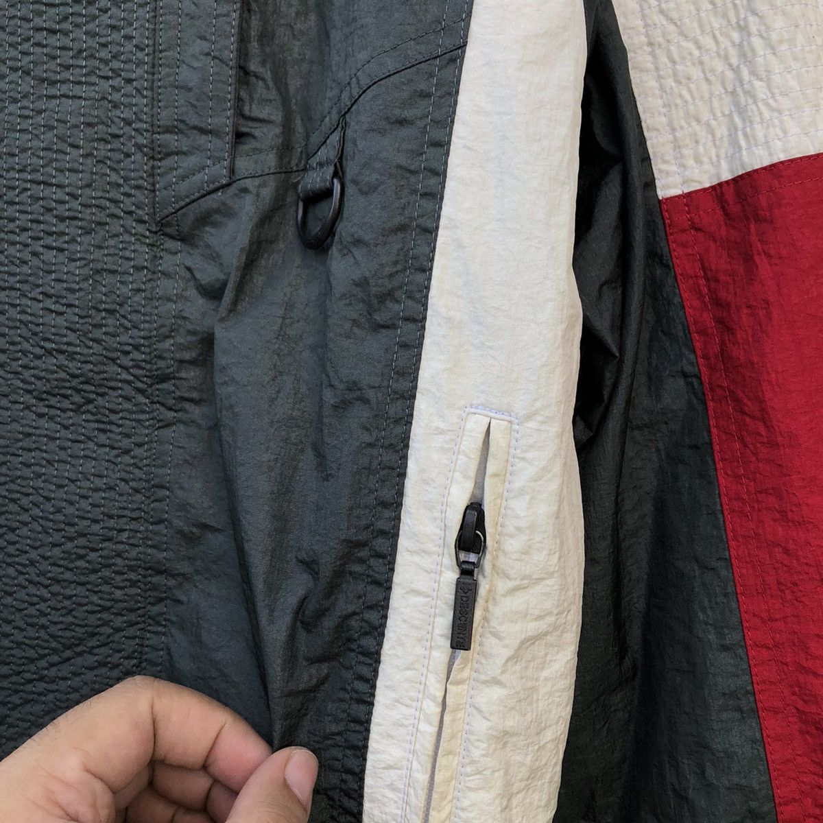 MULTI COLOUR TRITONE DESCENTE ZIPPER JACKET