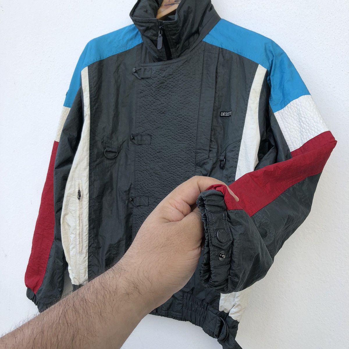 MULTI COLOUR TRITONE DESCENTE ZIPPER JACKET