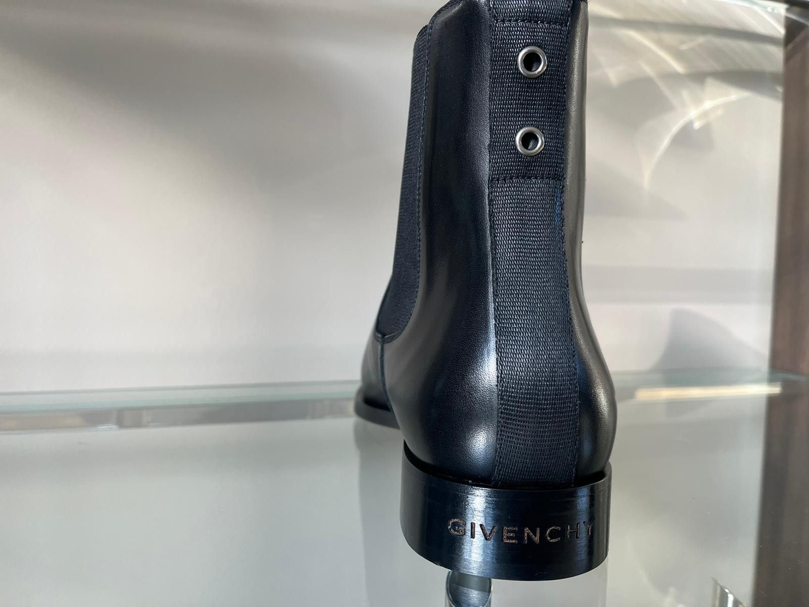 Givenchy Classic Chelsea Boots in Black Size US 8 / EU 41 - 3 Thumbnail