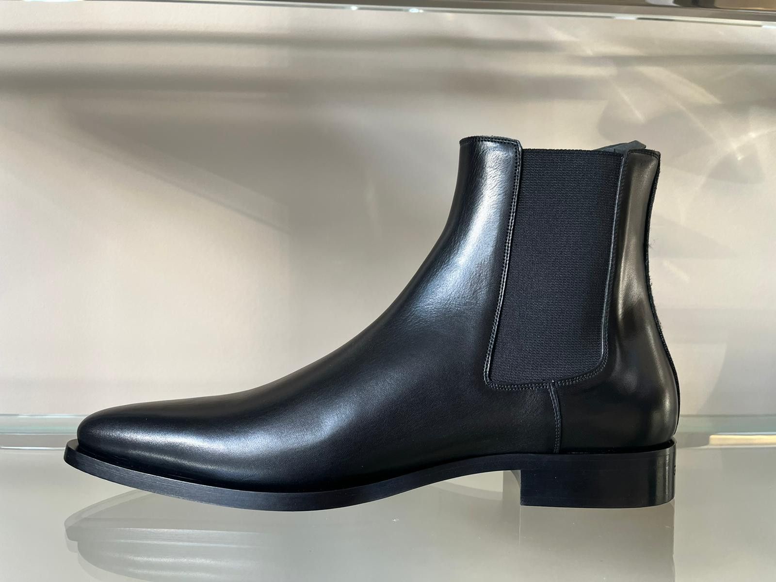 Givenchy Classic Chelsea Boots in Black Size US 8 / EU 41 - 6 Thumbnail