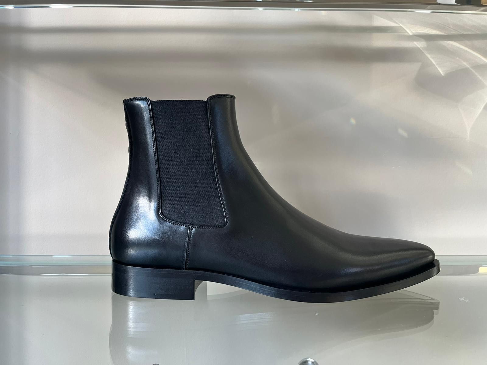 Givenchy Classic Chelsea Boots in Black Size US 8 / EU 41 - 1 Thumbnail