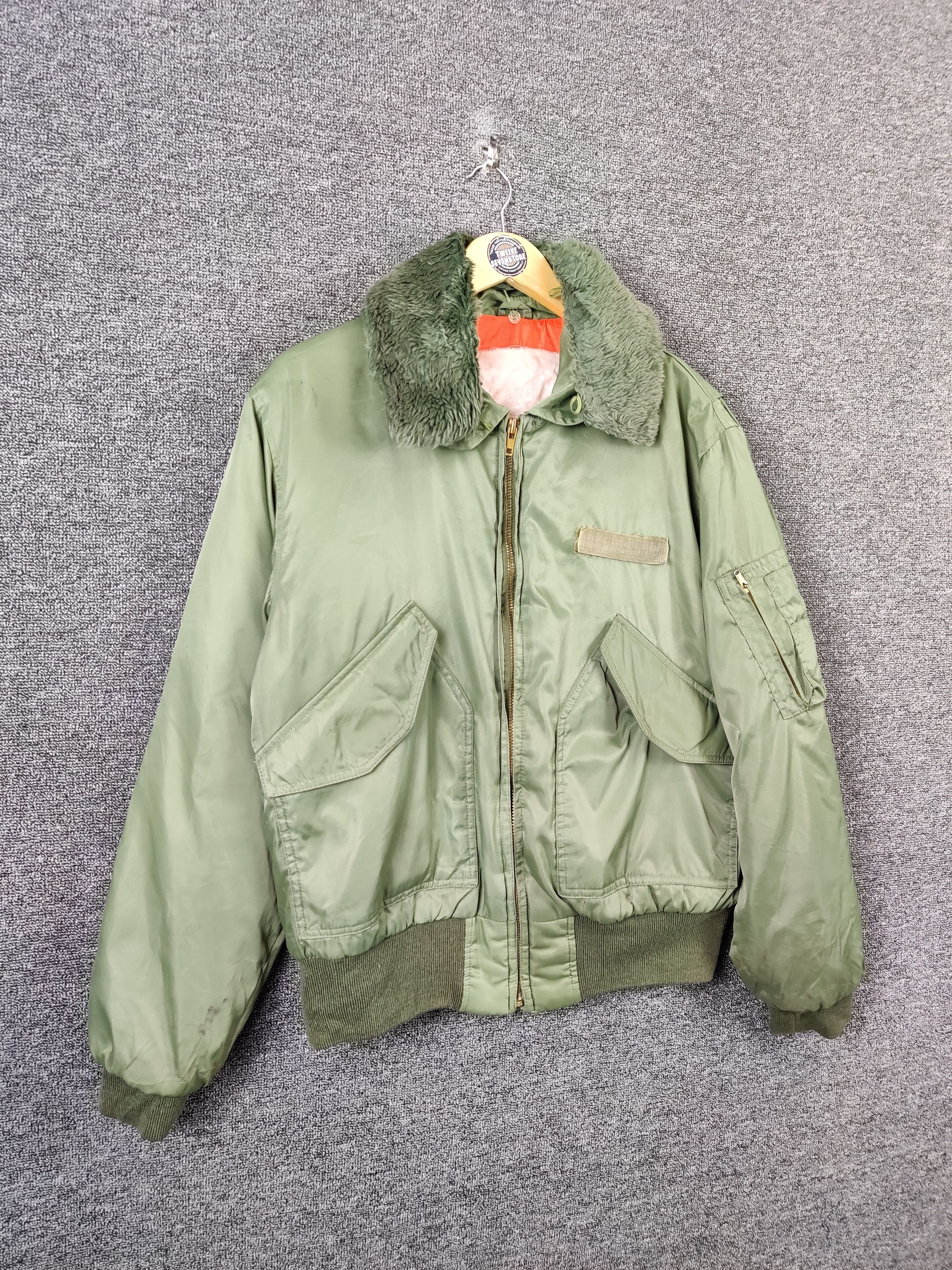 Vintage Vintage U.S Air Force Ma1 Flight Bomber Fur Jacket Size US L / EU 52-54 / 3 - 5 Thumbnail