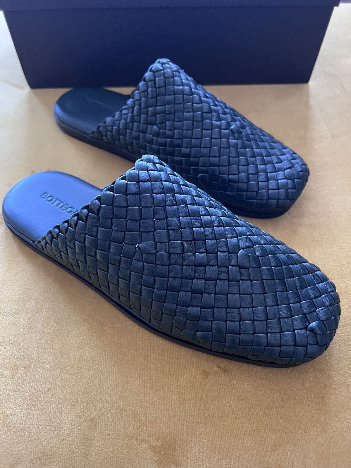 Bottega Veneta NIB BV intrecciato leather slippers/slip-ons, IT42, Italy Size US 9 / EU 42 - 6 Thumbnail