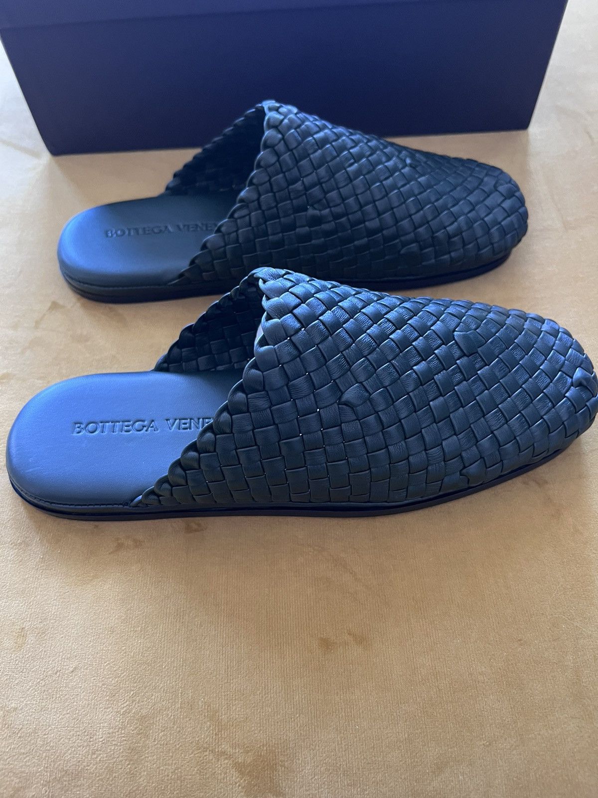 Bottega Veneta NIB BV intrecciato leather slippers/slip-ons, IT42, Italy Size US 9 / EU 42 - 7 Thumbnail