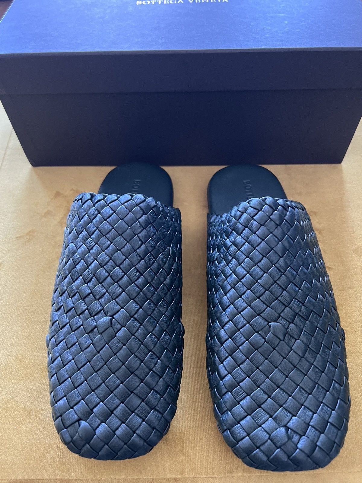 Bottega Veneta NIB BV intrecciato leather slippers/slip-ons, IT42, Italy Size US 9 / EU 42 - 1 Thumbnail