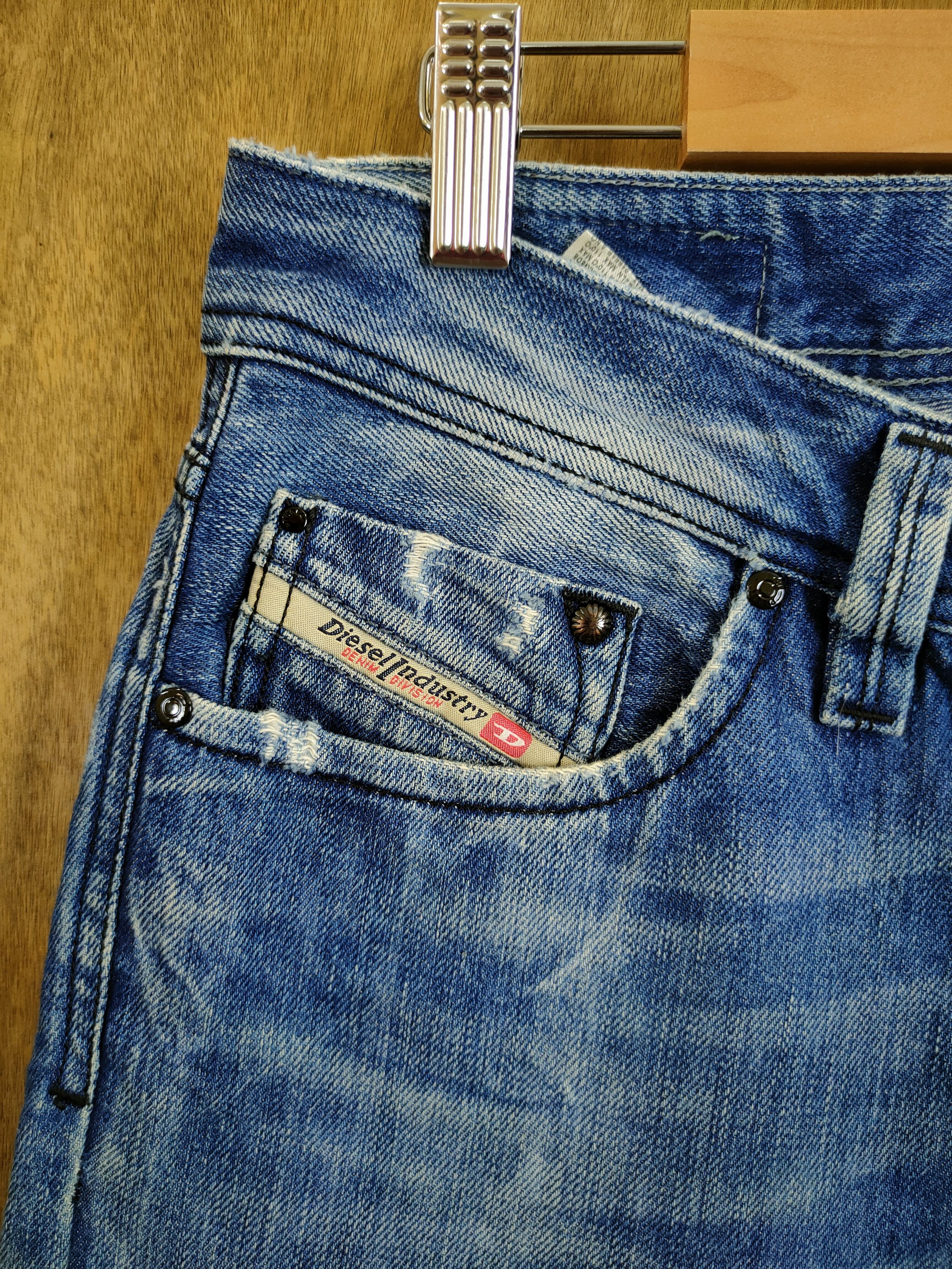 Diesel Diesel Larkee distressed denim like kurt cobain #46-746 Size US 29 - 5 Thumbnail