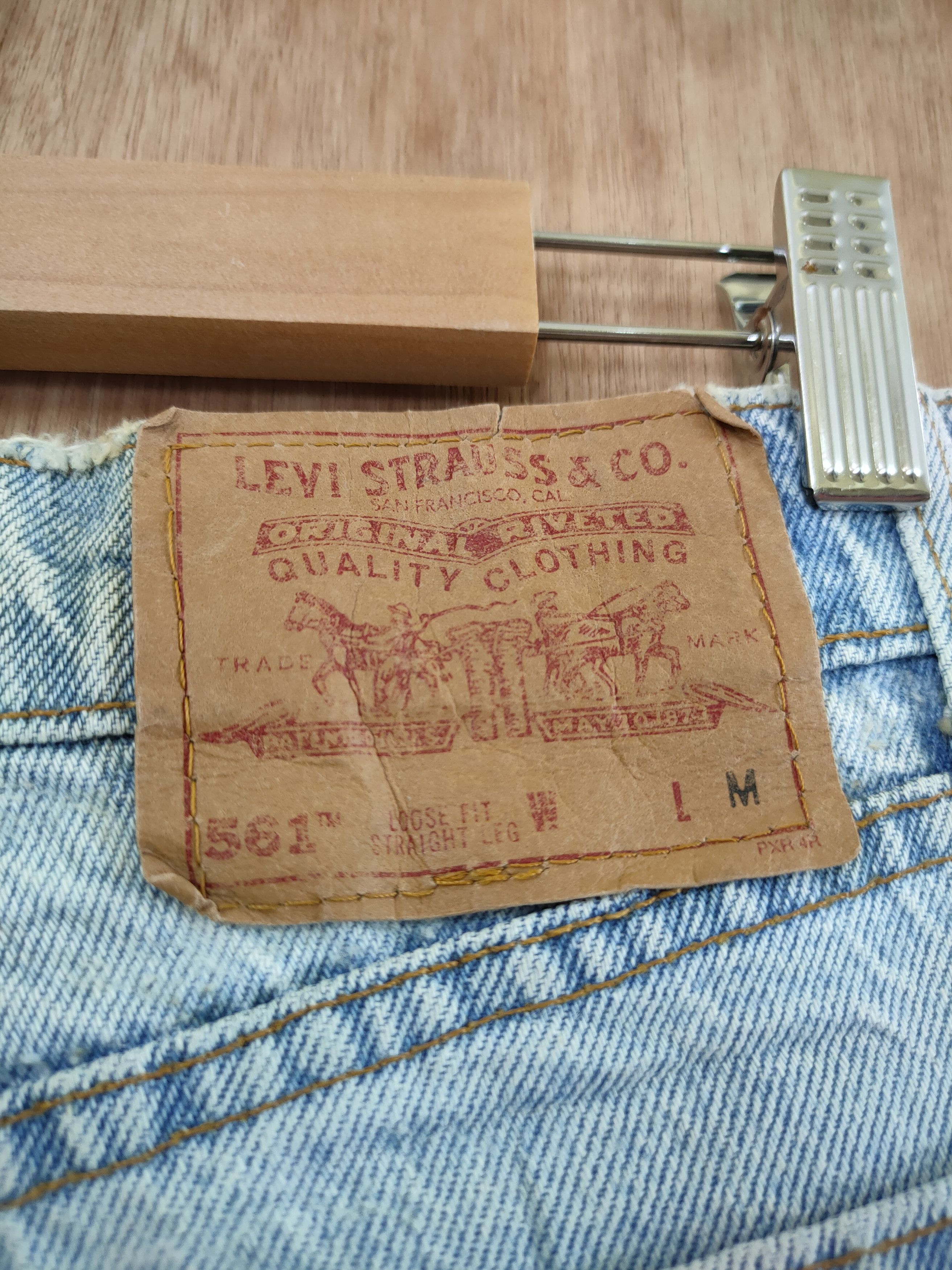 Levi's D 561 levis vtg distressed denim like kurt cobain #46-810 Size US 28 / EU 44 - 11 Thumbnail