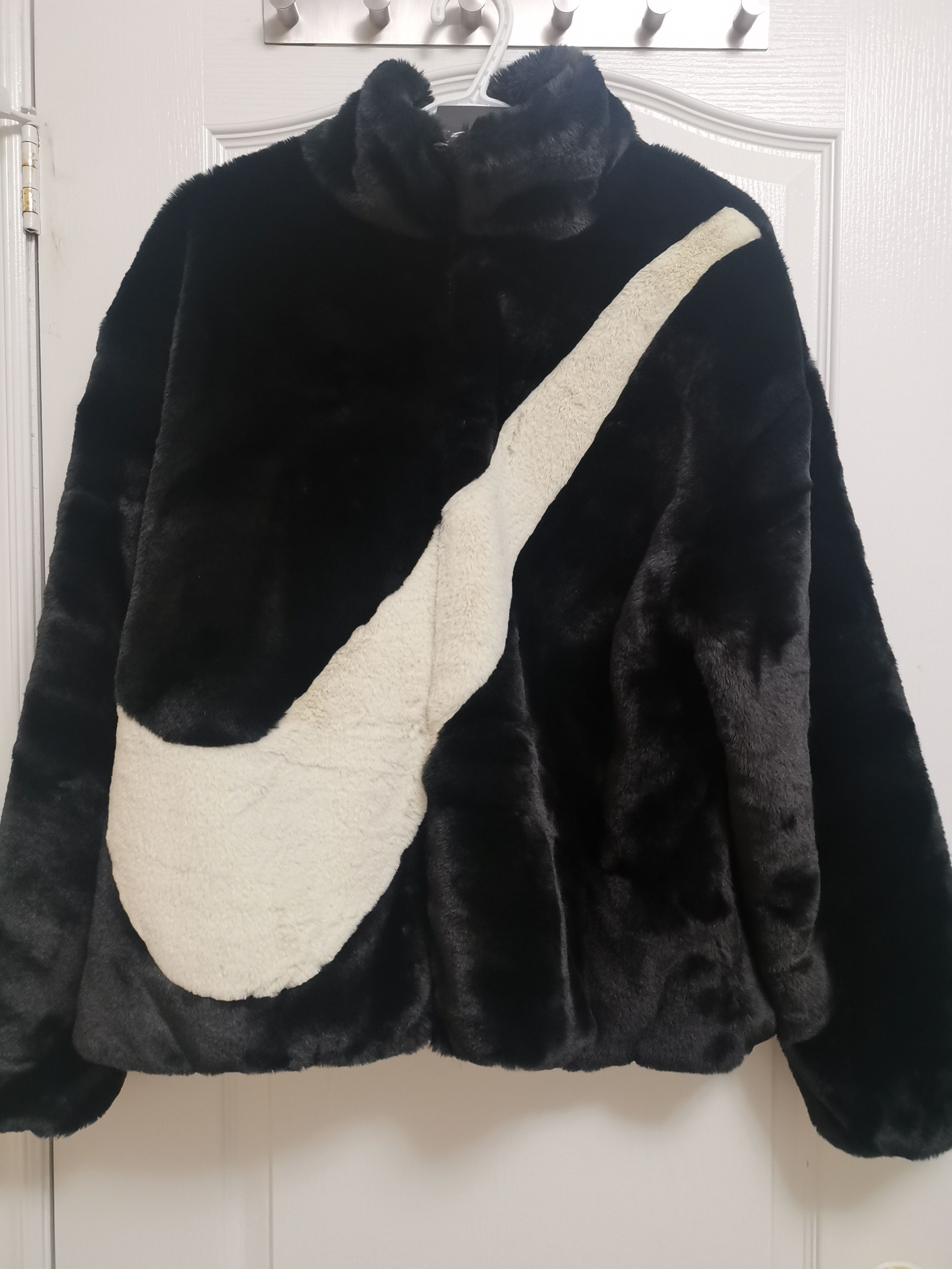 Nike NSW Plush Faux Fur Jacket in Black & Fossil Small Size US S / EU 44-46 / 1 - 5 Thumbnail