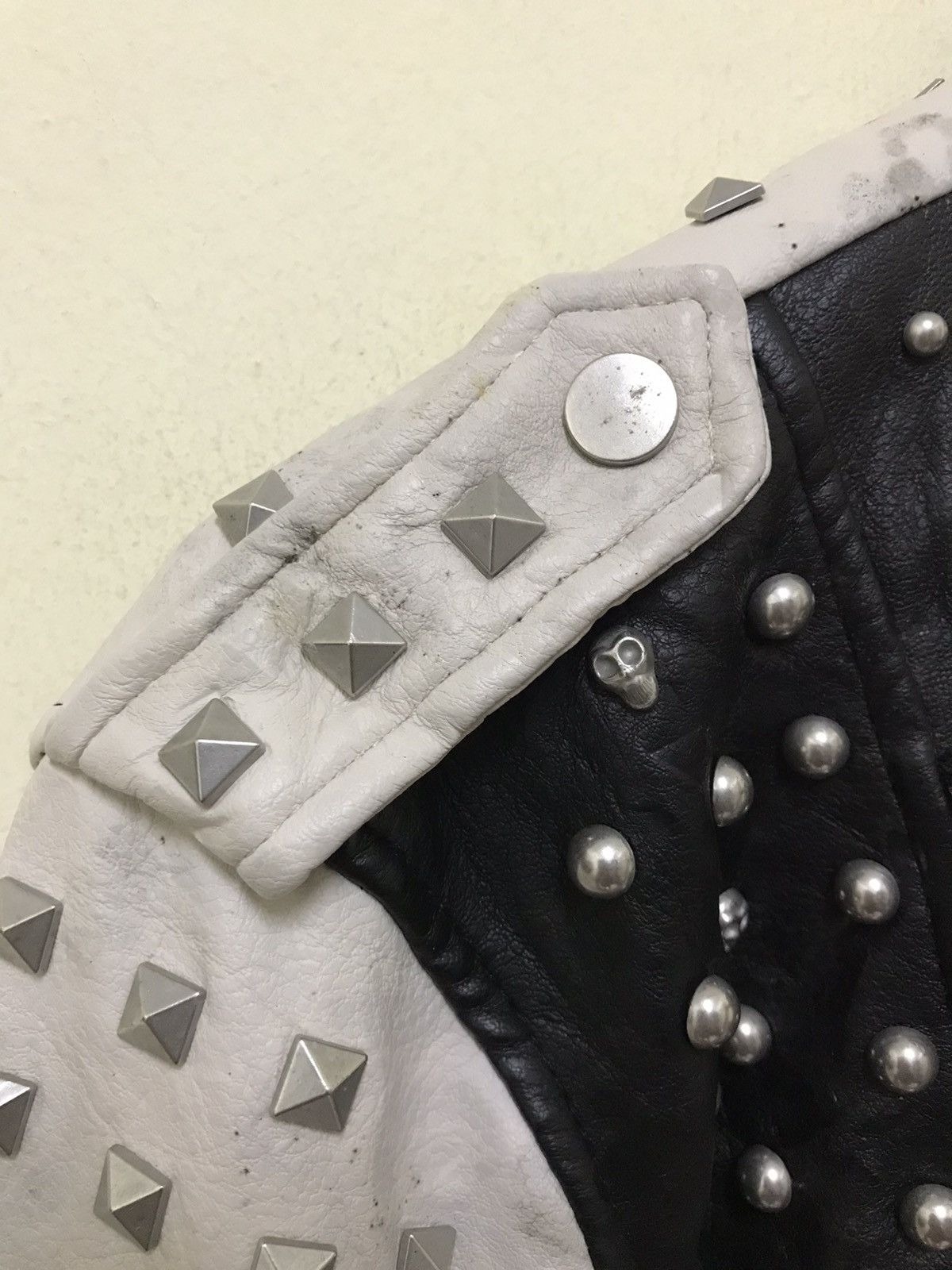 Seditionaries × Vintage Vintage Zara Spiked Punk Skin Head Leather Jacket Size US M / EU 48-50 / 2 - 9 Thumbnail