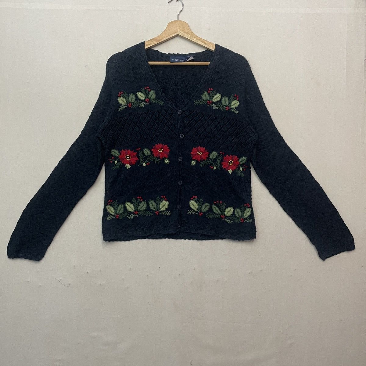 Aran Isles Knitwear LIZ CLAIBONE LIZ SPORT PETITE Embroidery Flower Cardigan Size US M / EU 48-50 / 2 - 1 Thumbnail