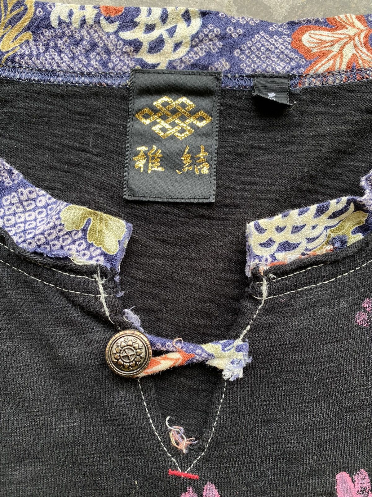 Japanese Brand RARE💥Japanese Classic Motive to Floral/Dragon Hand Painted Size US M / EU 48-50 / 2 - 5 Thumbnail