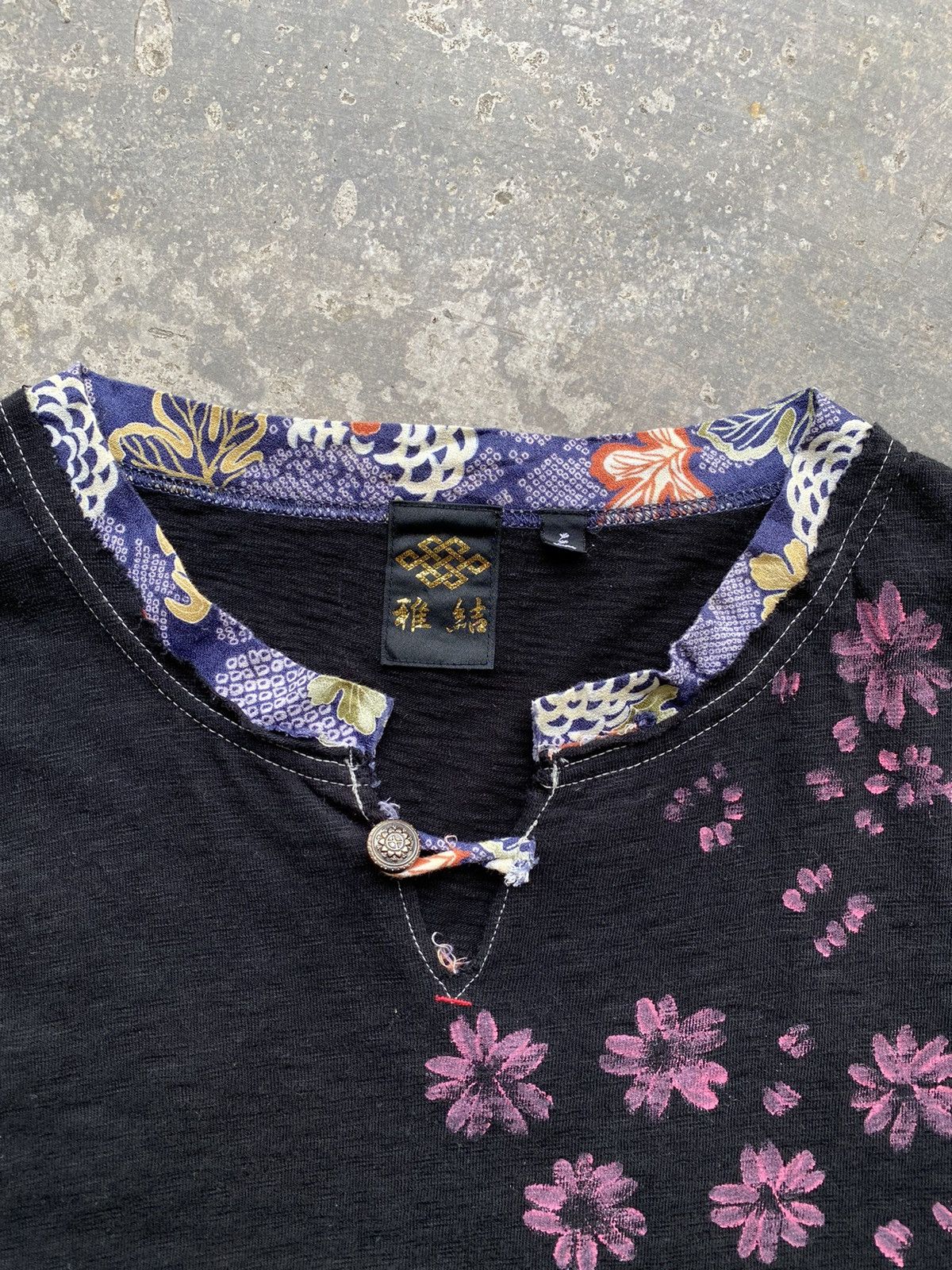 Japanese Brand RARE💥Japanese Classic Motive to Floral/Dragon Hand Painted Size US M / EU 48-50 / 2 - 3 Thumbnail