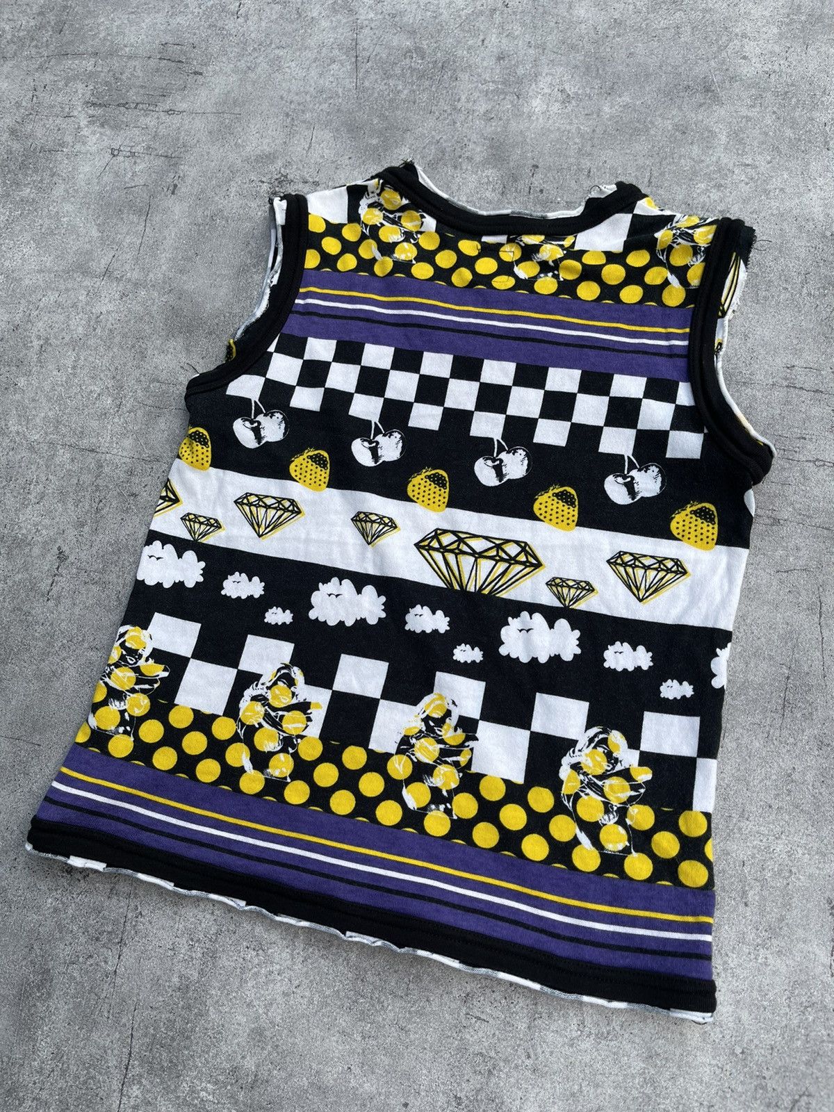 Undercover Undercover A/W2001 DAVF Cherry Tank Top Size US S / EU 44-46 / 1 - 7 Thumbnail