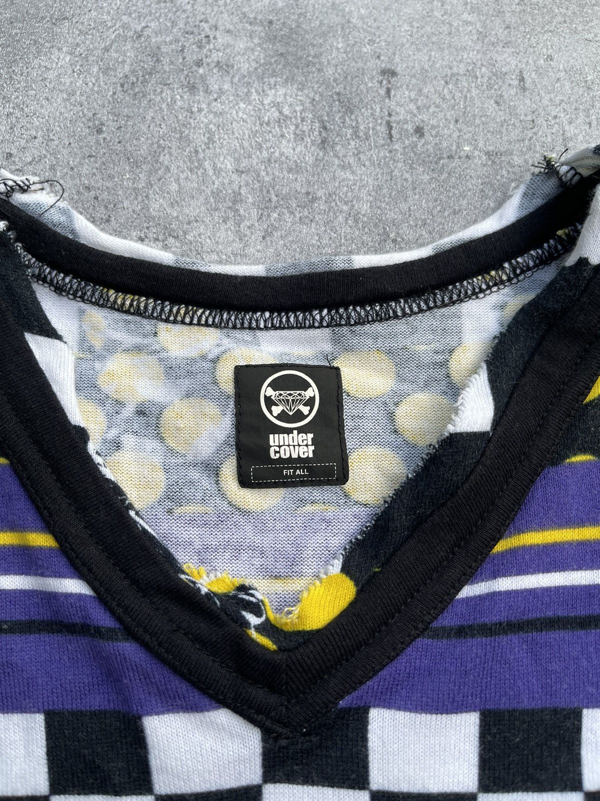 Undercover Undercover A/W2001 DAVF Cherry Tank Top Size US S / EU 44-46 / 1 - 3 Thumbnail