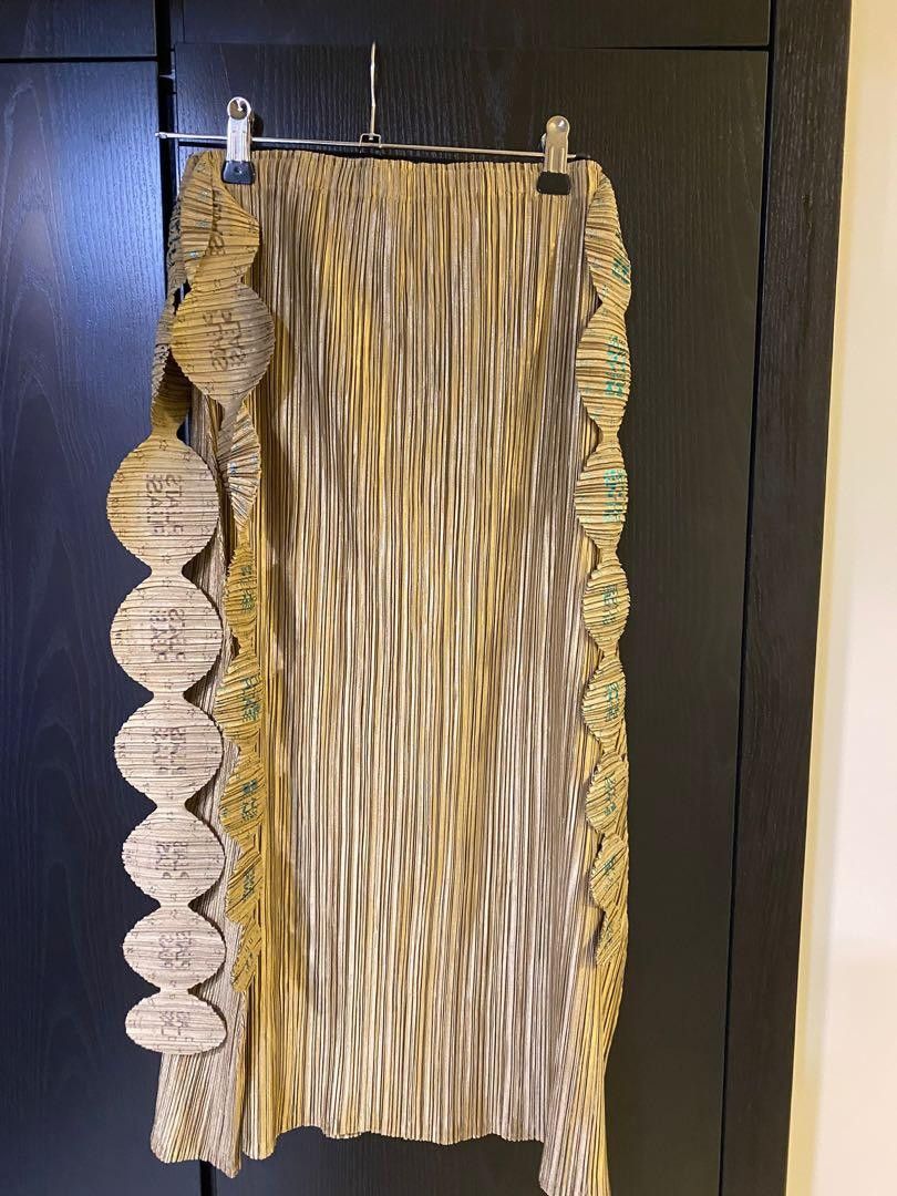 Pleats Please Issey Miyake Pleats Please Issey Miyake skirt Size 28" / US 6 / IT 42 - 1 Thumbnail