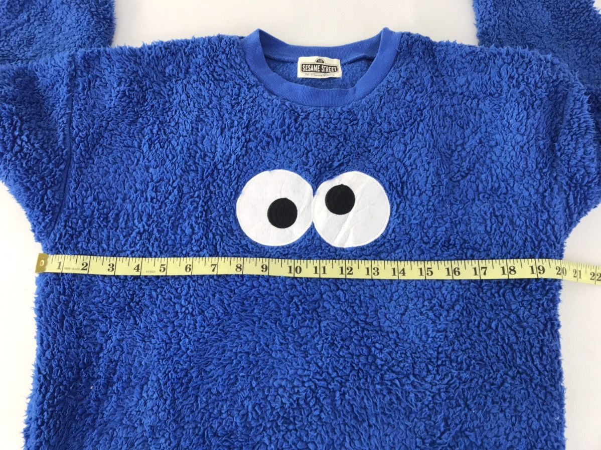 Sesame Street Fluffy Fleece Big Logo Pull Over Style