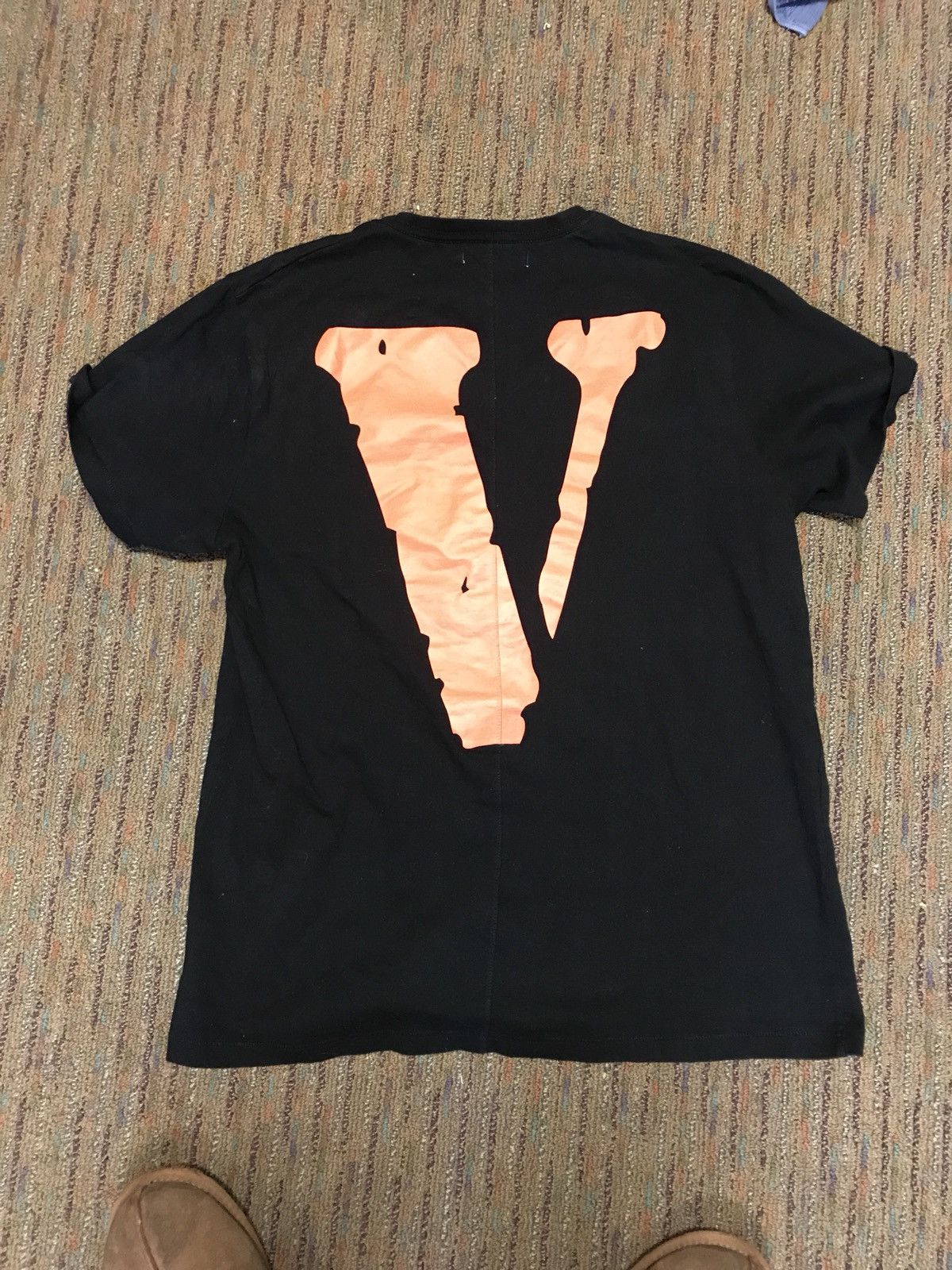 Off white best sale vlone t shirt