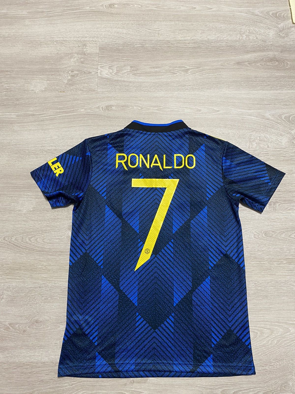 Adidas Adidas Ronaldo #7 soccer jersey Manchester United Size US S / EU 44-46 / 1 - 2 Thumbnail