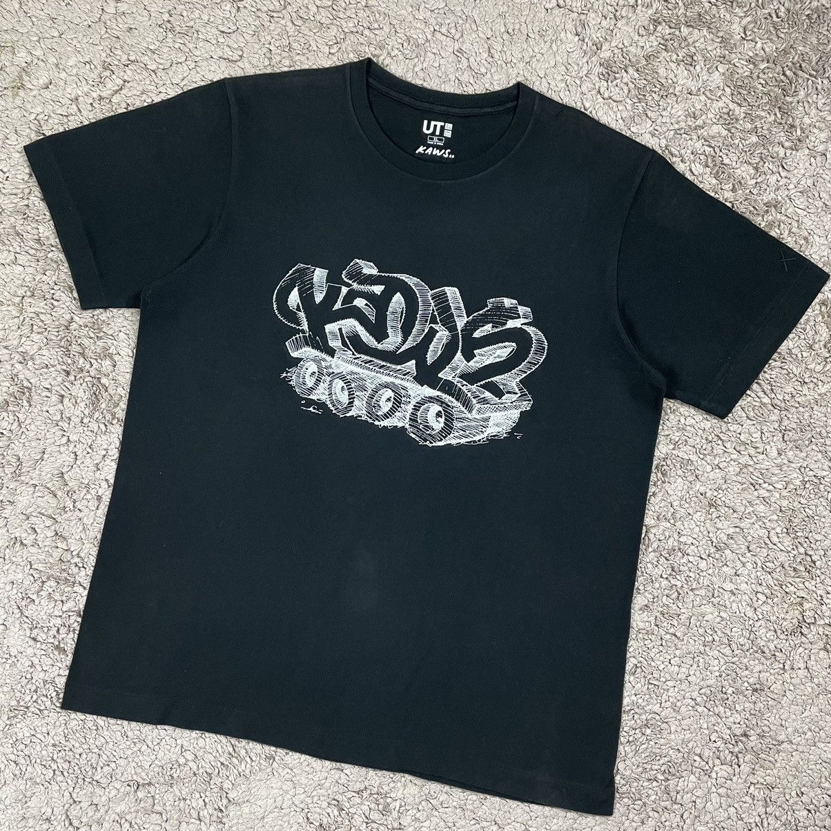 Kaws UT Kaws Spellout T-shirt Size US XL / EU 56 / 4 - 4 Thumbnail