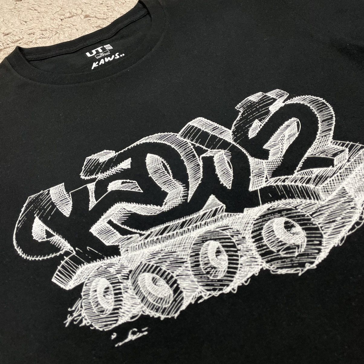 Kaws UT Kaws Spellout T-shirt Size US XL / EU 56 / 4 - 6 Thumbnail