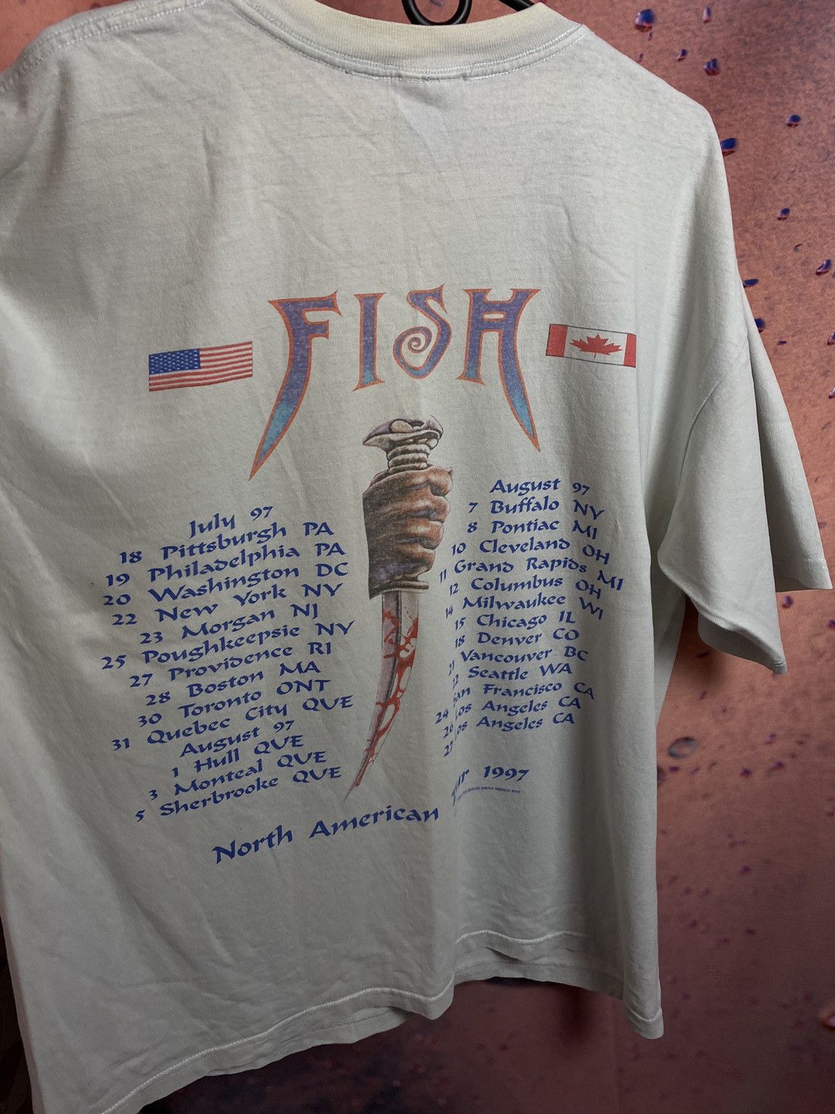 Band Tees Vintage 90s 1997 Fish North American tour t shirt Size US XL / EU 56 / 4 - 7 Thumbnail