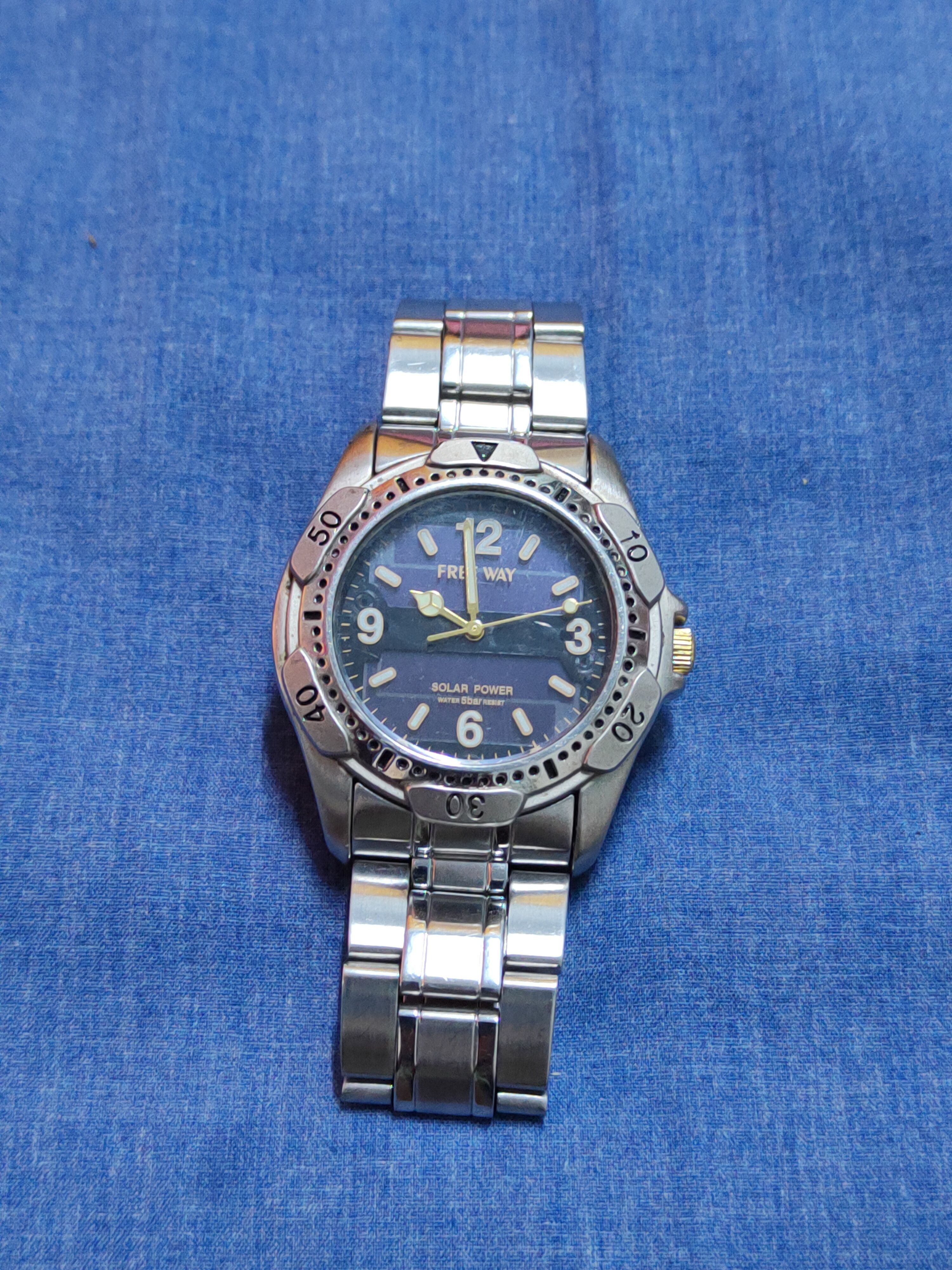 Vintage Freeway Analog Silver Solar Power Watch #J072S Size ONE SIZE - 1 Thumbnail