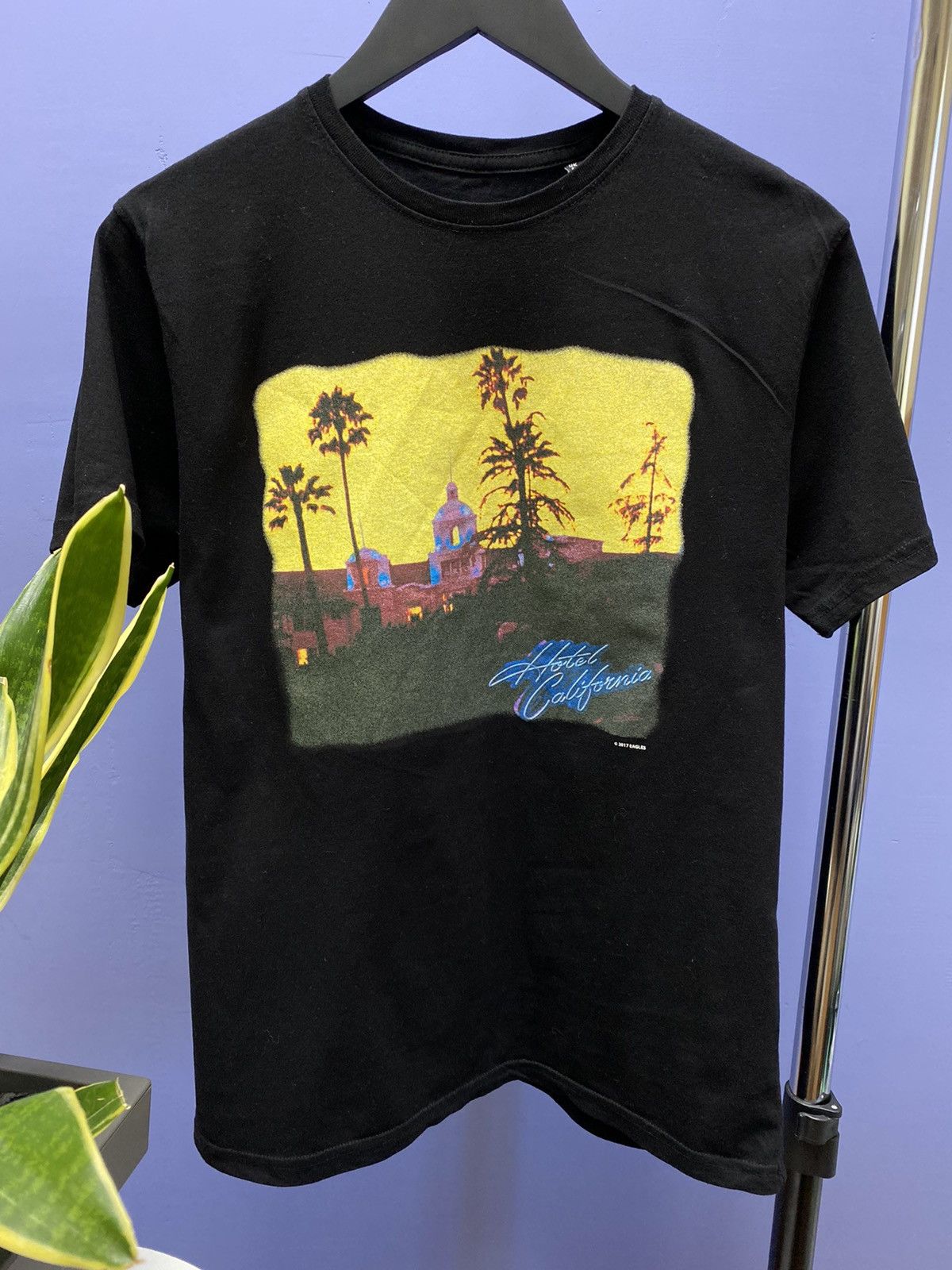 Band Tees The Eagles Hotel California Rock Band T Shirt Size US M / EU 48-50 / 2 - 6 Thumbnail