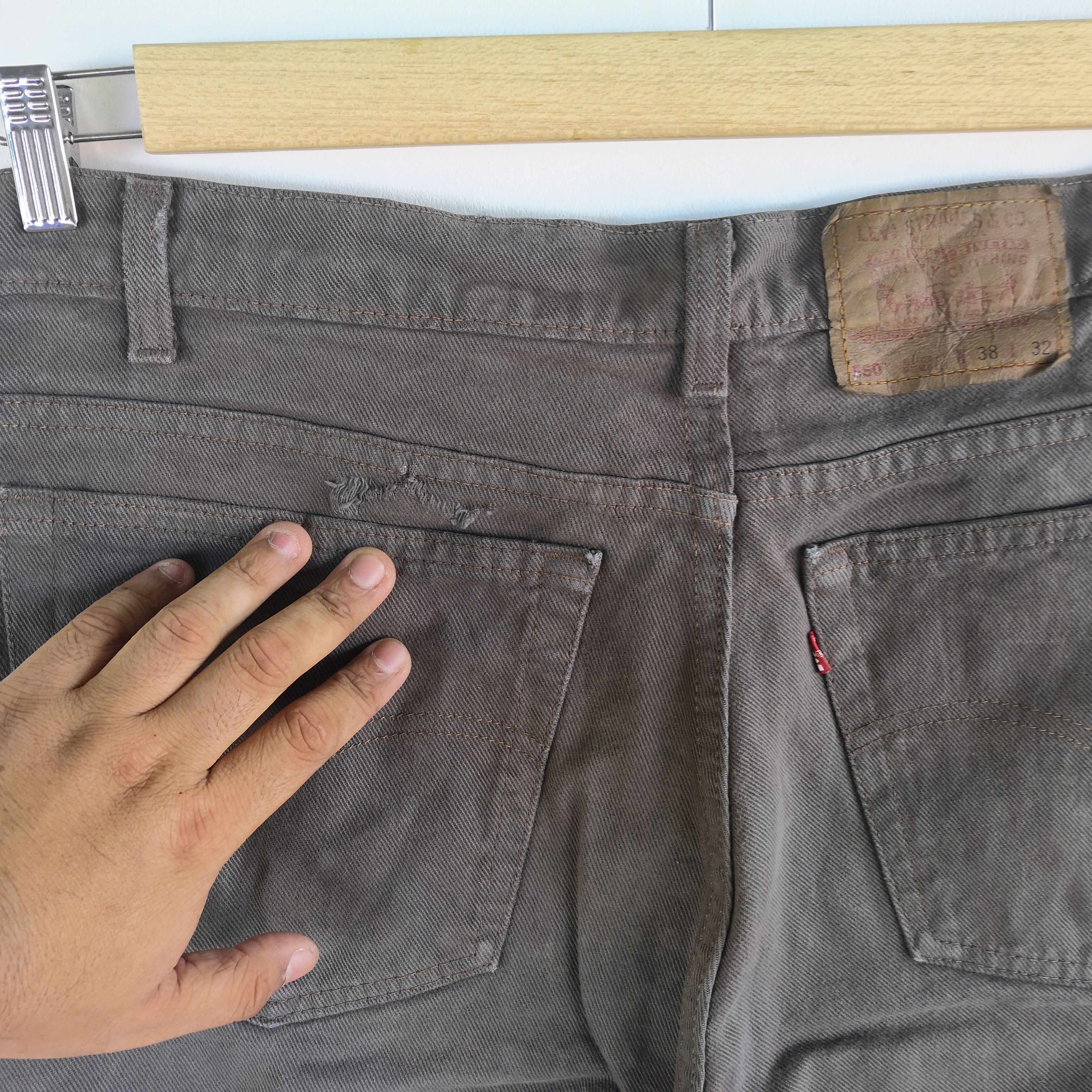 Levi's Vintage Levis Jeans Black Brown Baggy Lev's 550 Faded Denim Size US 36 / EU 52 - 8 Thumbnail