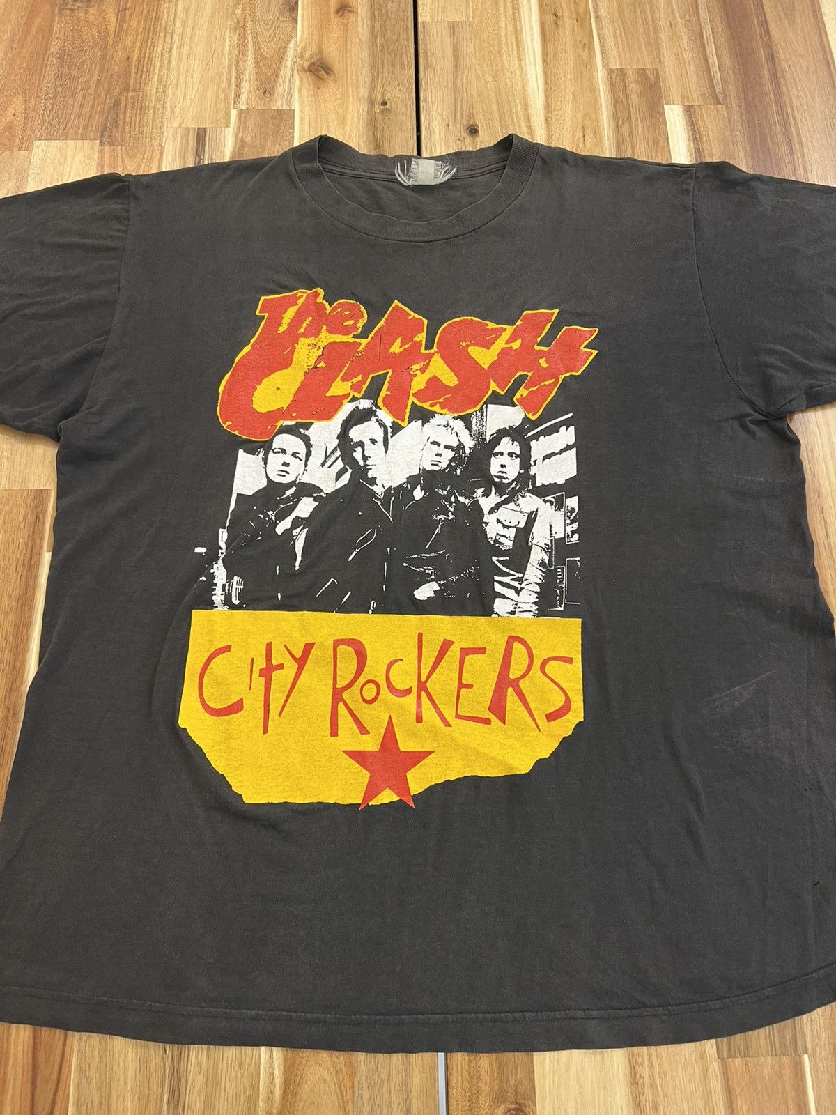 Band Tees VINTAGE 90’s THE CLASH RARE PUNK T-SHIRT Size US L / EU 52-54 / 3 - 2 Thumbnail