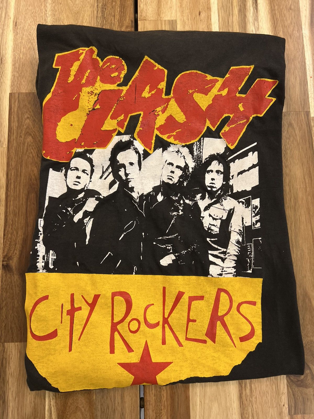 Band Tees VINTAGE 90’s THE CLASH RARE PUNK T-SHIRT Size US L / EU 52-54 / 3 - 7 Thumbnail