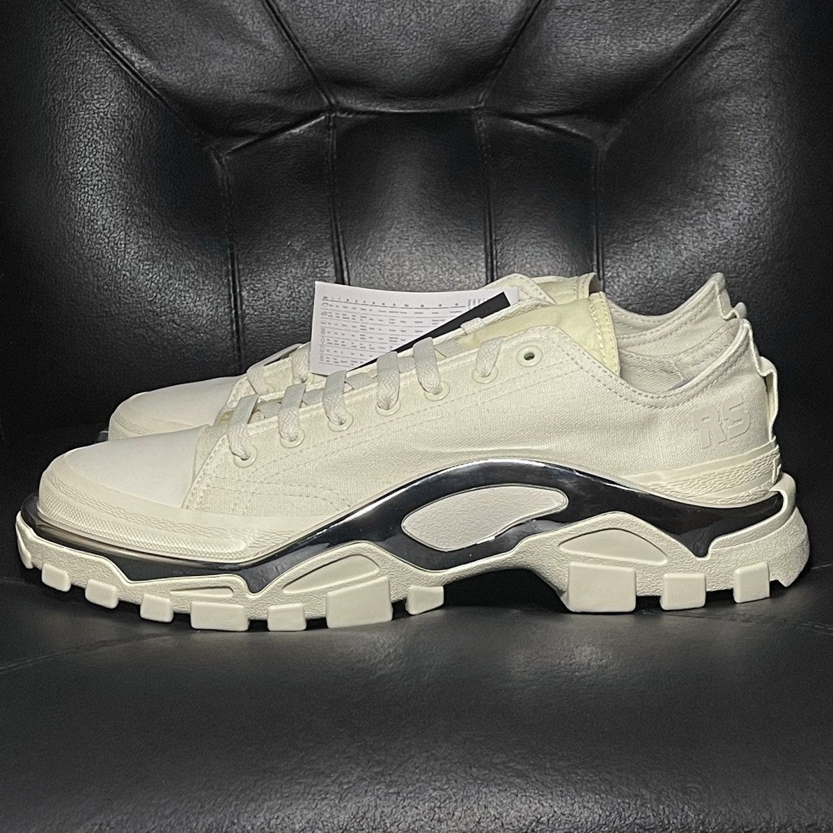 Adidas × Raf Simons Adidas Raf Simons Ozweego Detroit white Size US 10 / EU 43 - 3 Thumbnail