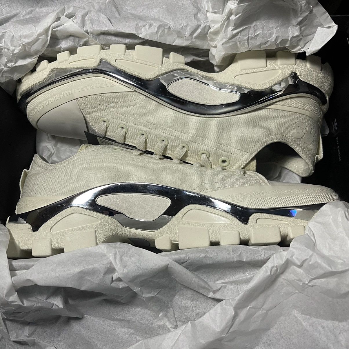 Adidas × Raf Simons Adidas Raf Simons Ozweego Detroit white Size US 10 / EU 43 - 8 Thumbnail