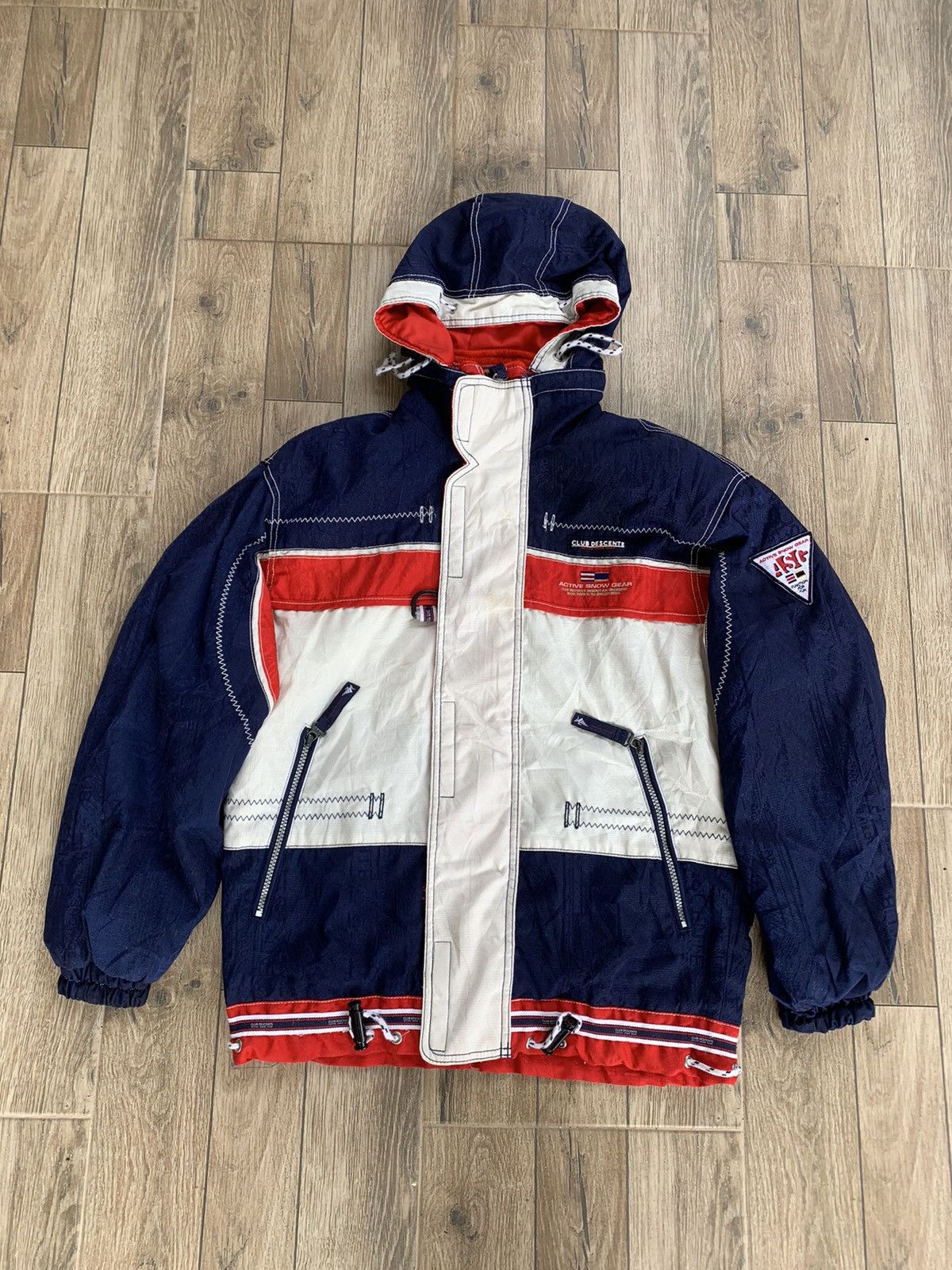 Descente Vintage Club Descente Ski Jacket Made In Japan Size US S / EU 44-46 / 1 - 1 Thumbnail