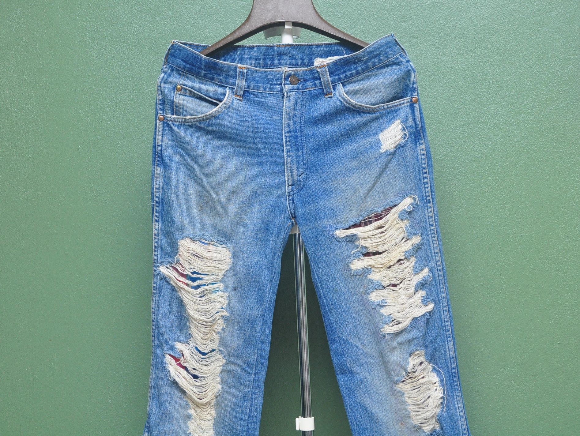 Japanese Brand × Vintage Vintage Levis Distressed Jeans Designer Fashion Style Size US 32 / EU 48 - 1 Thumbnail