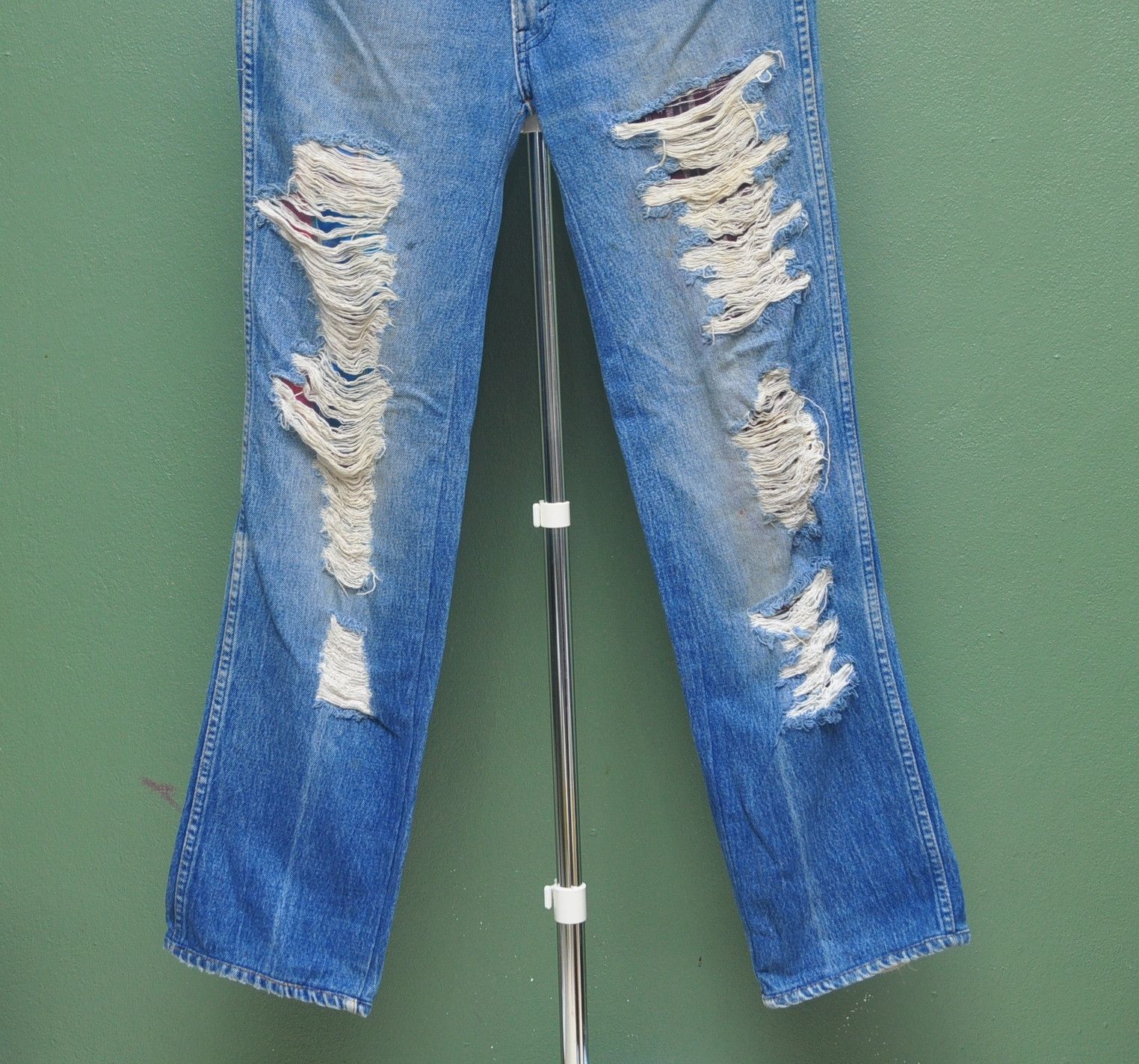 Japanese Brand × Vintage Vintage Levis Distressed Jeans Designer Fashion Style Size US 32 / EU 48 - 2 Thumbnail